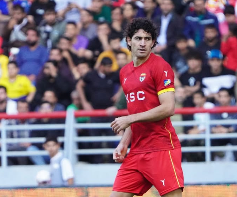 Blanco Leschuk juega en la liga de Irán. Blanco Leschuk juega en la liga de Irán. 