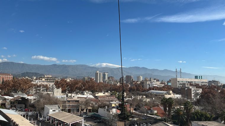 Desde adentro, así es la vista hacia el oeste. Desde adentro, así es la vista hacia el oeste.