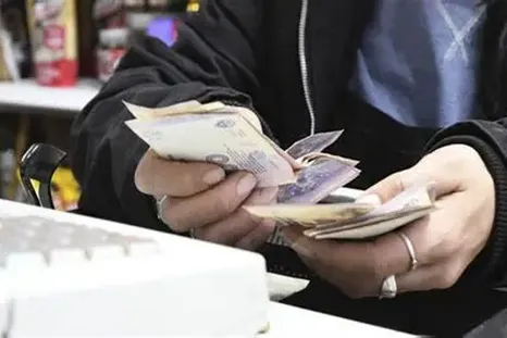 En la medida que crecen los préstamos al sector privado, se está observando un incremento en la morosidad con los bancos, en una economía que busca alcanzar la estabilidad. En la medida que crecen los préstamos al sector privado, se está observando un incremento en la morosidad con los bancos, en una economía que busca alcanzar la estabilidad.