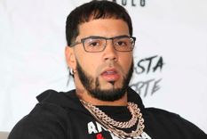 Anuel AA y Yailin se convertirán en papás de una niña.