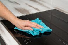 La vitrocerámica es el electrodoméstico de la cocina que más se ensucia Foto: Shutterstock