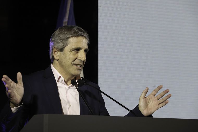 El ministro de Economía, Luis Caputo inauguró su canal de youtube Foto: Noticias Argentinas