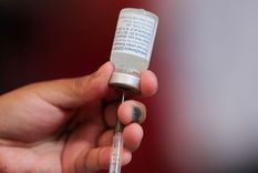 A esta altura se esperaba contar con millones de dosis de la vacuna de Oxford-AstraZeneca producidas en América Latina, pero todavía no están disponibles. Foto: REUTERS