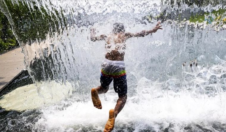 verano calor agua ola de calor EEUU sigue soportando una fuerte ola de calor. Foto: Efe.