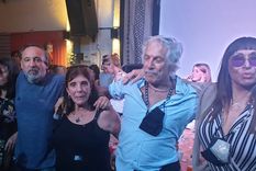 Compañeros. Sebastián Galmarini, su padre Fernando y su pareja, Moria Casán, festejaron el triunfo en la interna del PJ de San Isidro. Compañeros. Sebastián Galmarini, su padre Fernando y su pareja, Moria Casán, festejaron el triunfo en la interna del PJ de San Isidro.