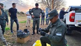 Más de 172 kilos de cocaína que eran trasladados hacia Corrientes fueron secuestrados por Gendarmería Nacional a la altura de Chaco. Más de 172 kilos de cocaína que eran trasladados hacia Corrientes fueron secuestrados por Gendarmería Nacional a la altura de Chaco.