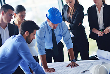 Se busca incorporar a estudiantes o graduados recientes de Ingenierías, Ciencias Económicas y Sistemas, entre otras carreras. Foto: Shutterstock