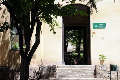 Un hombre fue mordido por una yarará y quedó internado en el Hospital Lencinas. Un hombre fue mordido por una yarará y quedó internado en el Hospital Lencinas.