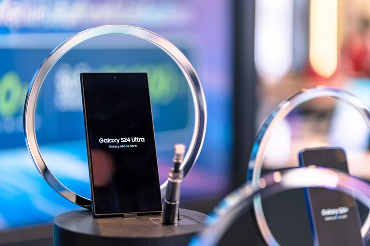 El Samsung Galaxy S24 Ultra protagoniza las ofertas de Navidad en Walmart.