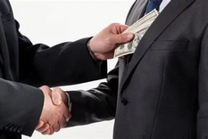 La corrupción no es exclusiva de la política de “grandes ligas”.