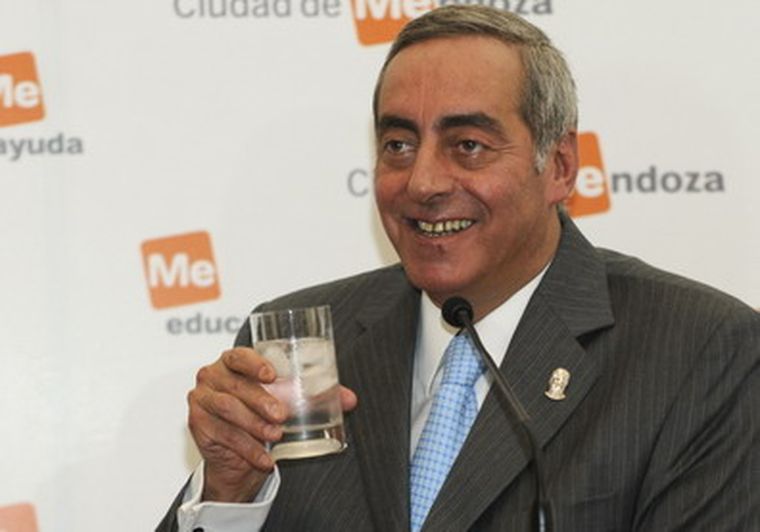 Víctor Fayad, el intendente que inauguró la peatonal. 