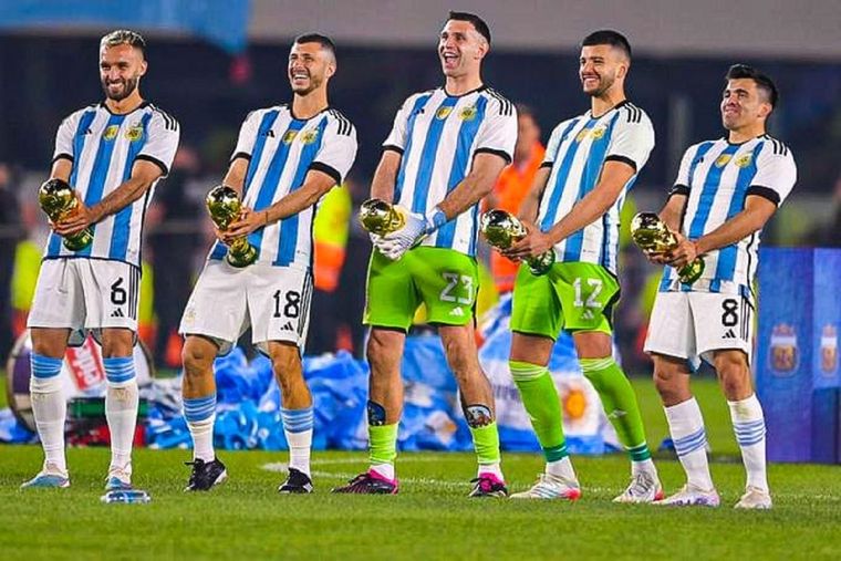 El Dibu volvió a hacer de las suyas. Foto: @dataref_ar