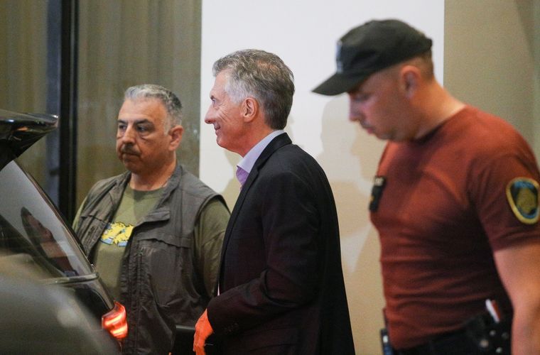 El expresidente Mauricio Macri se retira del hotel donde mantuvo una reunión con el presidente electo Javier Milei Foto: Noticias Argentinas