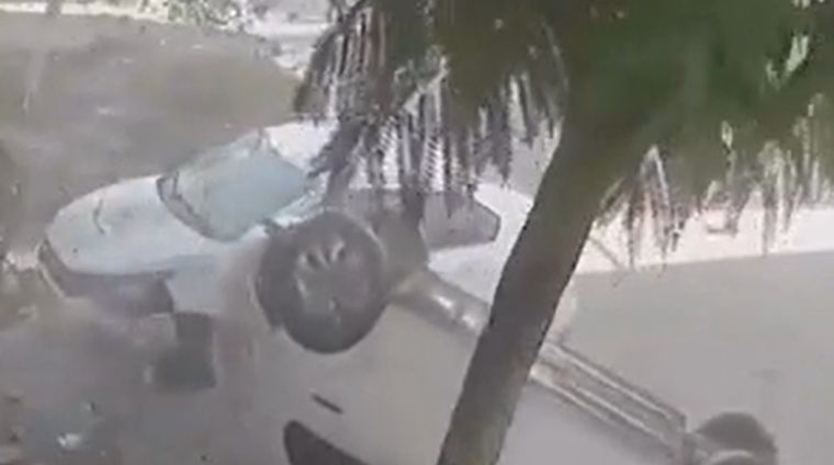 El hecho ocurrió sobre la calle Falleres, entre Bolonia y Virgen de Itatí, en la localidad bonaerense de Villa Centenario. Foto: Captura de video