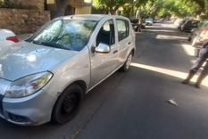 Auto con el que los municipales robaban ruedas en Ciudad. Foto: Ministerio de Seguridad Auto con el que los municipales robaban ruedas en Ciudad. Foto: Ministerio de Seguridad
