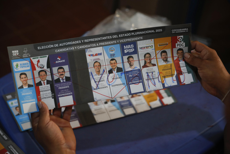 Las elecciones en Bolivia se realizaron con tranquilidad.