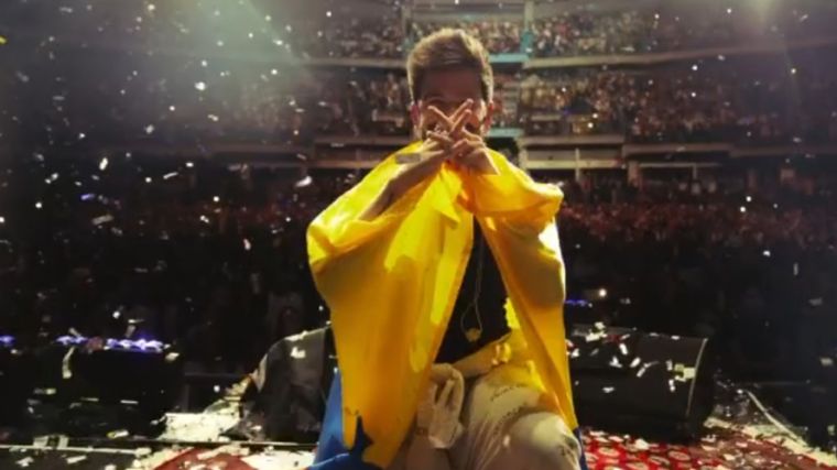 Camilo Abrazando a su querida Colombia Foto: Fuente: Imagen / Camilo