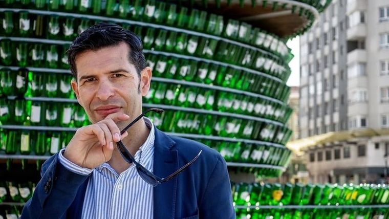 El profesor Eduardo Infante lanza retos filosóficos en redes sociales. Filosofar es examinar la vida, es un interrogar la vida para poderla vivir humana y cabalmente. Foto: Gentileza Eduardo Infante