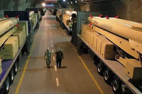 Interior de una de las "ciudades de misiles" donde se almacenan una gran cantidad de misiles balísticos Kheibar Shekan. Interior de una de las "ciudades de misiles" donde se almacenan una gran cantidad de misiles balísticos Kheibar Shekan.