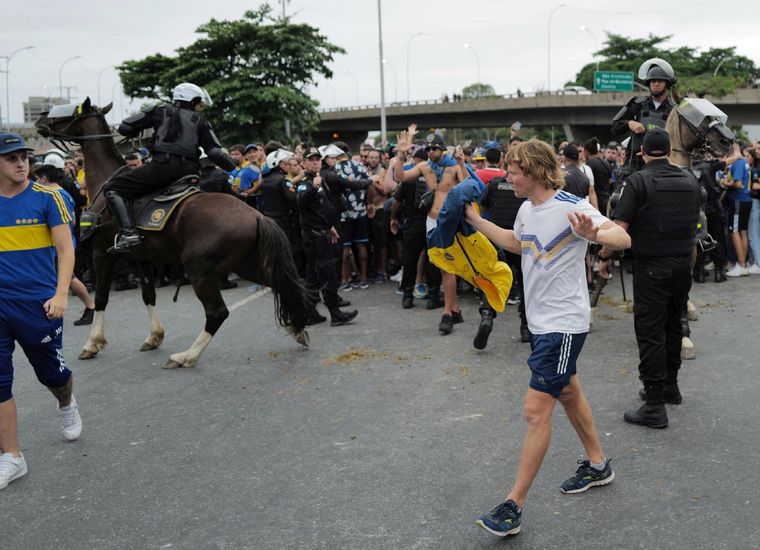 Boca y los incidentes en el ingreso al Maracaná. Foto: Noticias Argentinas