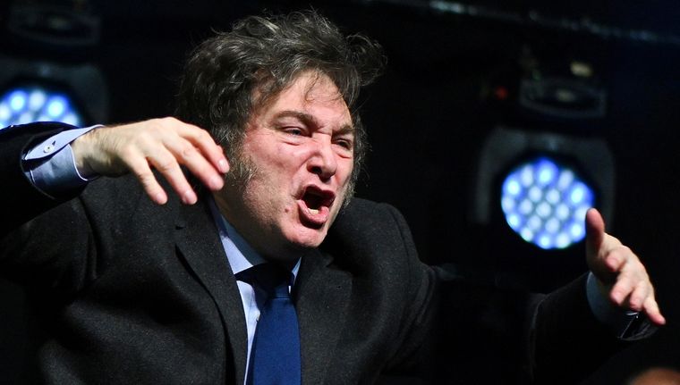 El recorte de envíos al interior es una de las principales herramientas que utiliza el Gobierno para lograr el superávit. Foto: EFE