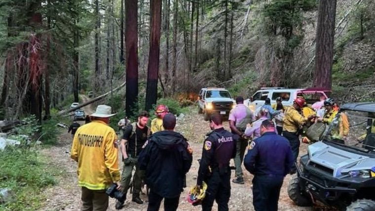 El hombre que sobrevivió 10 días perdido en las montañas de California. Foto: X/@CALFIRECZU