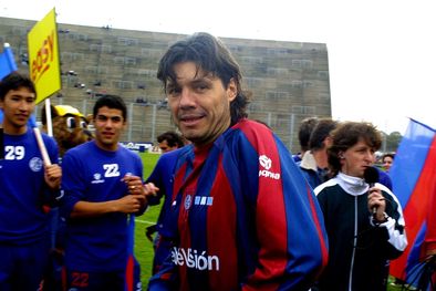 MDZol | En 2002, Tinelli jugó un amistoso con San Lorenzo que fue cubierto por VideoMatch.