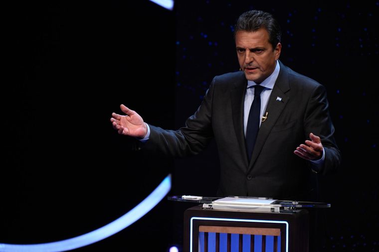 Massa llamó a cerrar la grieta en el final del debate presidencial Foto: EFE