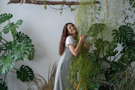 Hazle un cariñito a tus plantas. Foto: SHUTTERSTOCK
