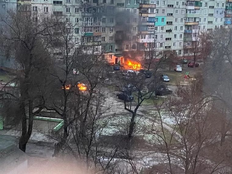 Mariúpol lleva varios días bajo asedio de Rusia. Foto: REUTERS