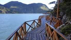 Caleta Tortel, el pueblo de fiordos y pasarelas que conquista a la Patagonia austral. Caleta Tortel, el pueblo de fiordos y pasarelas que conquista a la Patagonia austral.