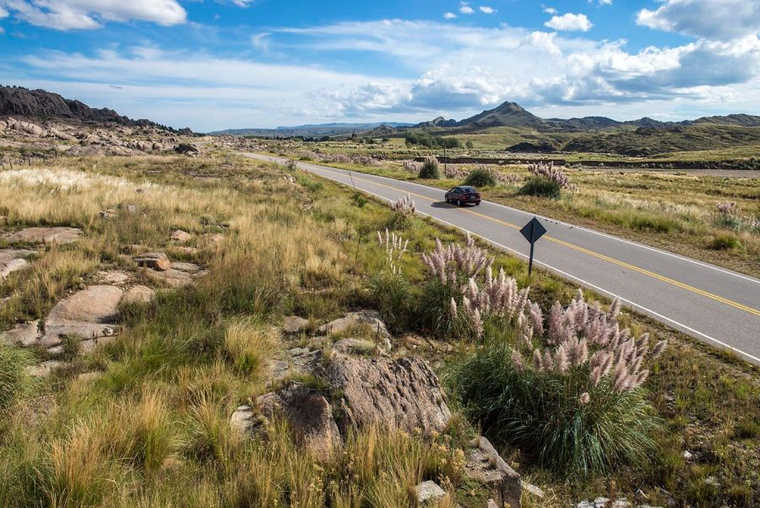 Entre cascadas, arroyos y montañas, este rincón de San Luis deslumbra con su belleza y su historia viva. Entre cascadas, arroyos y montañas, este rincón de San Luis deslumbra con su belleza y su historia viva.