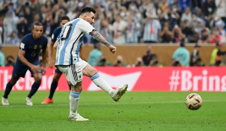 Lionel Messi y la conversión del primer gol argentino (GETTY)