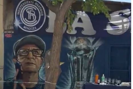 alfredo berti, independiente rivadavia y mendoza: un mural que sello una historia de union y emocion alfredo berti, independiente rivadavia y mendoza: un mural que sello una historia de union y emocion
