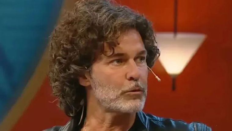El conductor aseguró que prefiere ignorar las críticas de las redes sociales para mantener su tranquilidad personal. / Captura TV