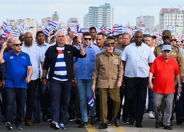 Aunque Raúl Castro sigue siendo influyente y tiene gran peso simbólico, su eventual captura no necesariamente acabaría con el régimen cubano.