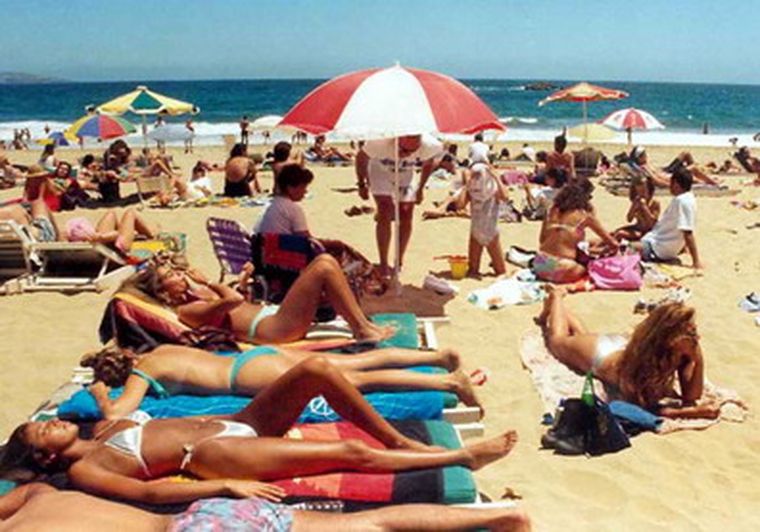 Viña del Mar y sus playas invitan a los turistas.