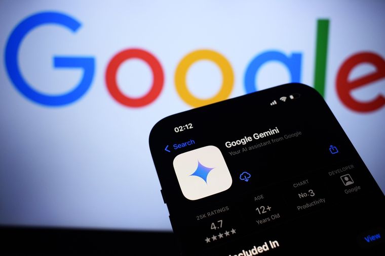 Gemini sería el nuevo asistente de voz integrado a Galaxy AI. Gemini sería el nuevo asistente de voz integrado a Galaxy AI.