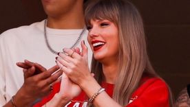 Taylor Swift presente en las gradas del estadio Arrowhead para apoyar a su novio y se llevó todas las miradas Foto: Foto: usuario twitter
