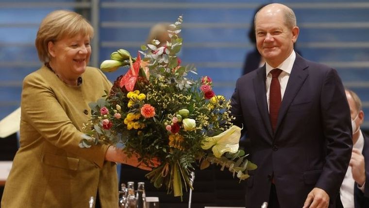 Olaf Scholz ha sido vicecanciller de Merkel desde 2018 y ahora se dispone a tomar su relevo. Foto: REUTERS