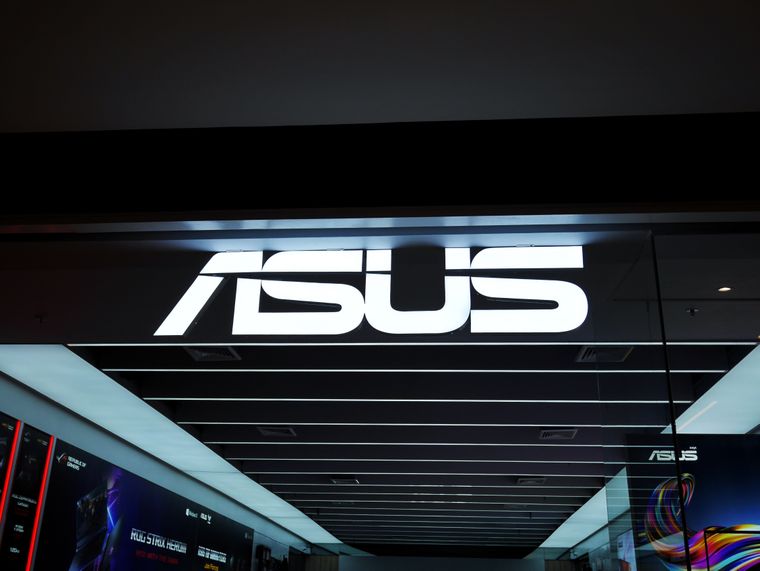 La firma ASUS desarrolló su propia IA para organizar itinerarios y rastrear tarifas aéreas.