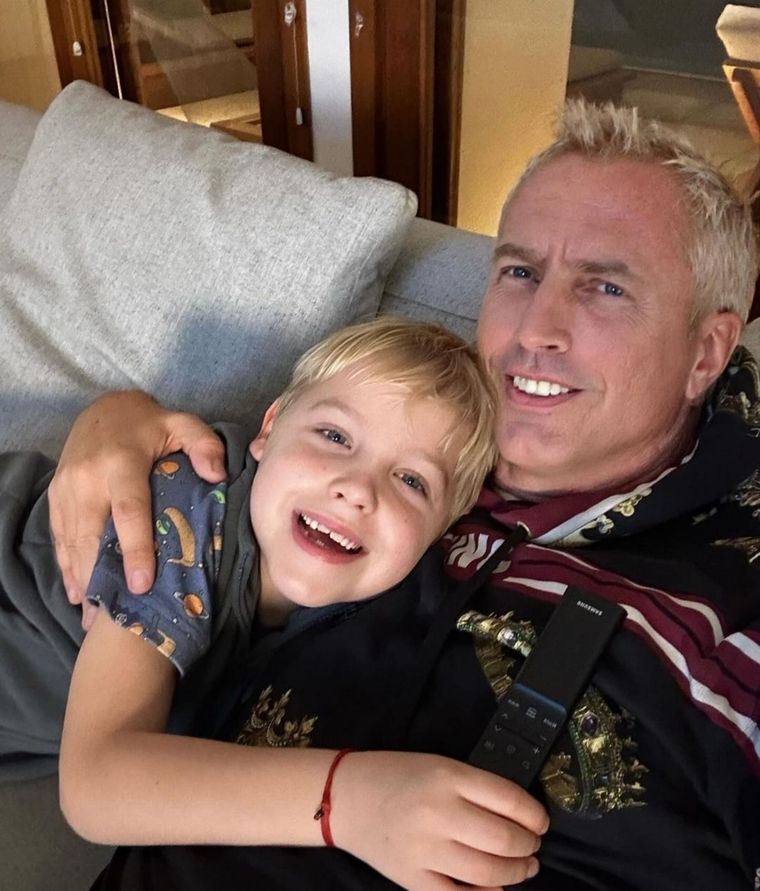 Marley y su hijo, Mirko, quienes recibirán en unos cinco meses a la nueva integrante Foto: Instagram Marley_ok.