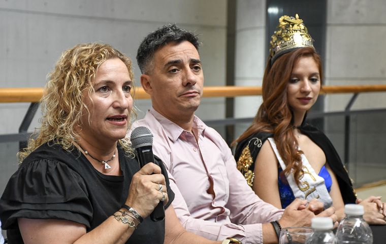 Carolina Vico, Marcos Calvente y la representante actual Donatella Borrini. Carolina Vico, Marcos Calvente y la representante actual Donatella Borrini.