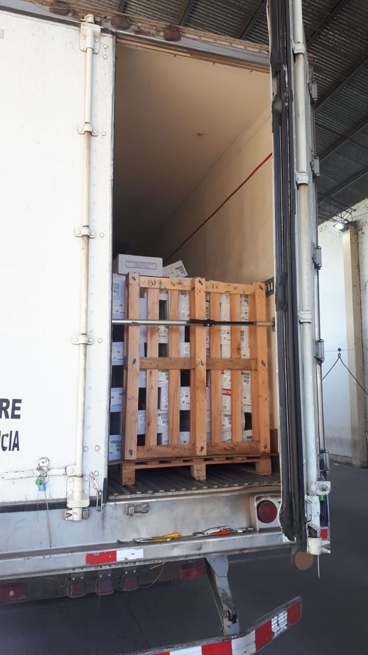 Disimulo La mercadería venía bien escondida.