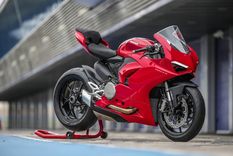 fotos y videos: ducati lanza en argentina la panigale v2