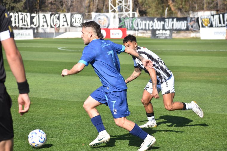 El mendocino Brandán hizo el gol de Temperley y se convirtió en verdugo del Lobo. Aunque luego fue expulsado por Monsón Brizuela, de pésimo arbitraje.&nbsp;