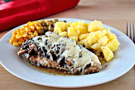 Supremas con hongos y queso gratinado