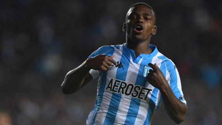 Johan Carbonero, delantero de Racing. Foto: Télam