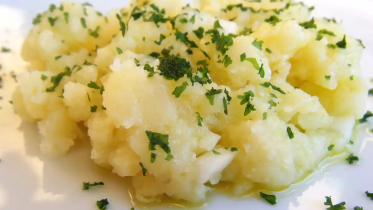 Esta receta admite variantes con huevo duro o cebolla. Esta receta admite variantes con huevo duro o cebolla.