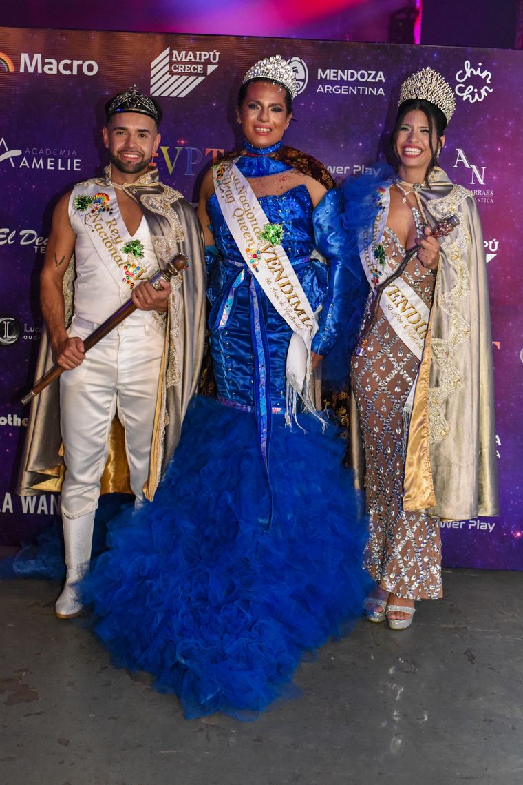 Sus majestades: Karim Seim, Lucila Bastías y Anya First. Sus majestades: Karim Seim, Lucila Bastías y Anya First.